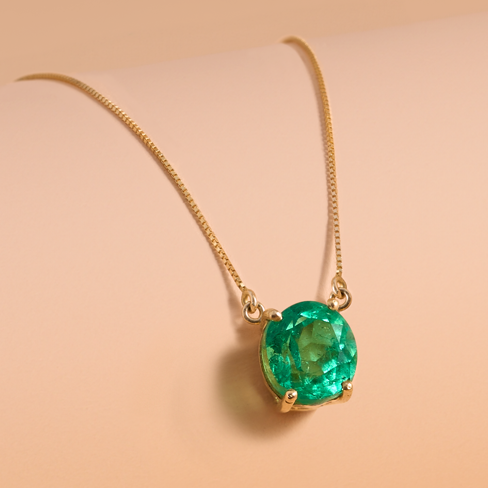 OVAL NECKLACE