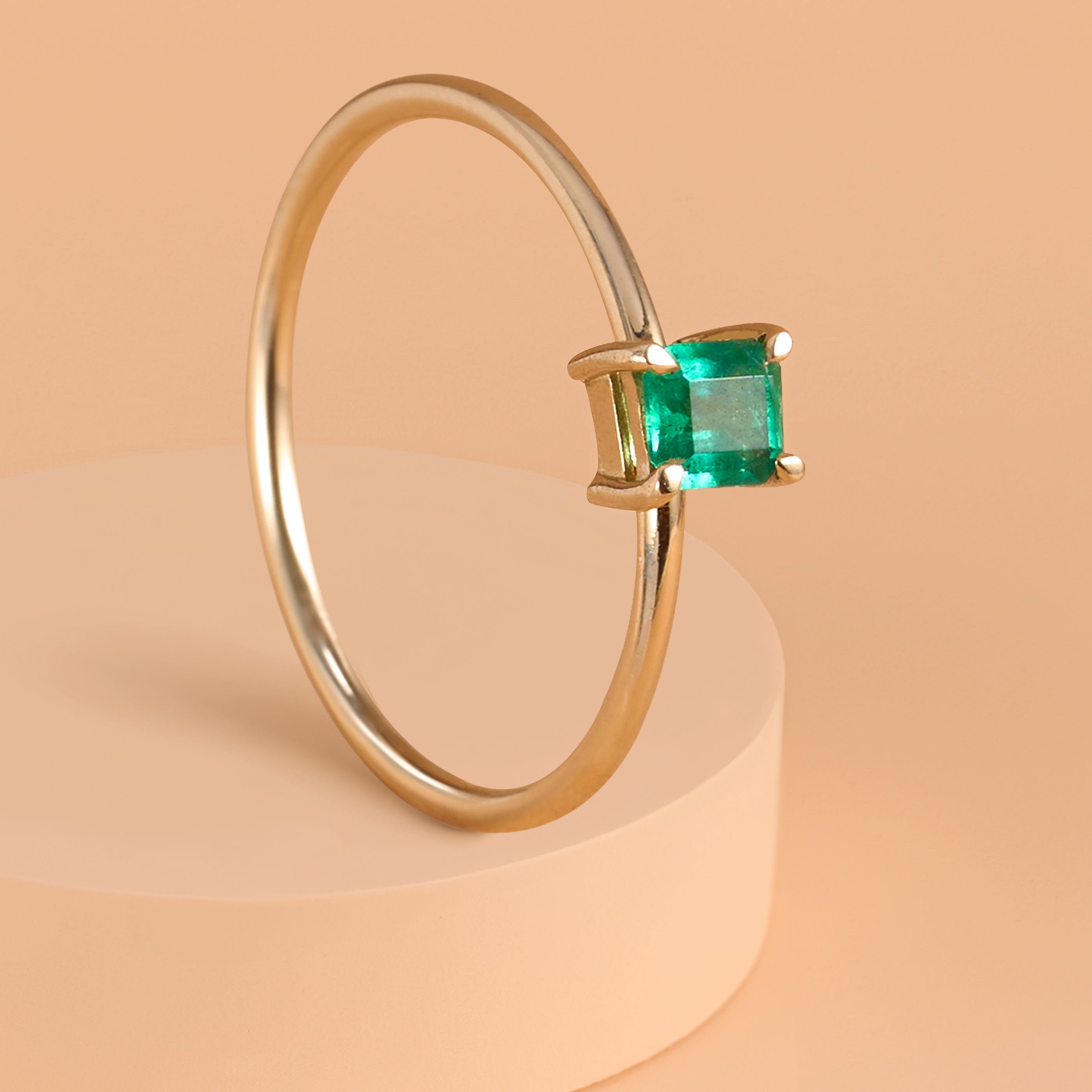 ESSENCE RING