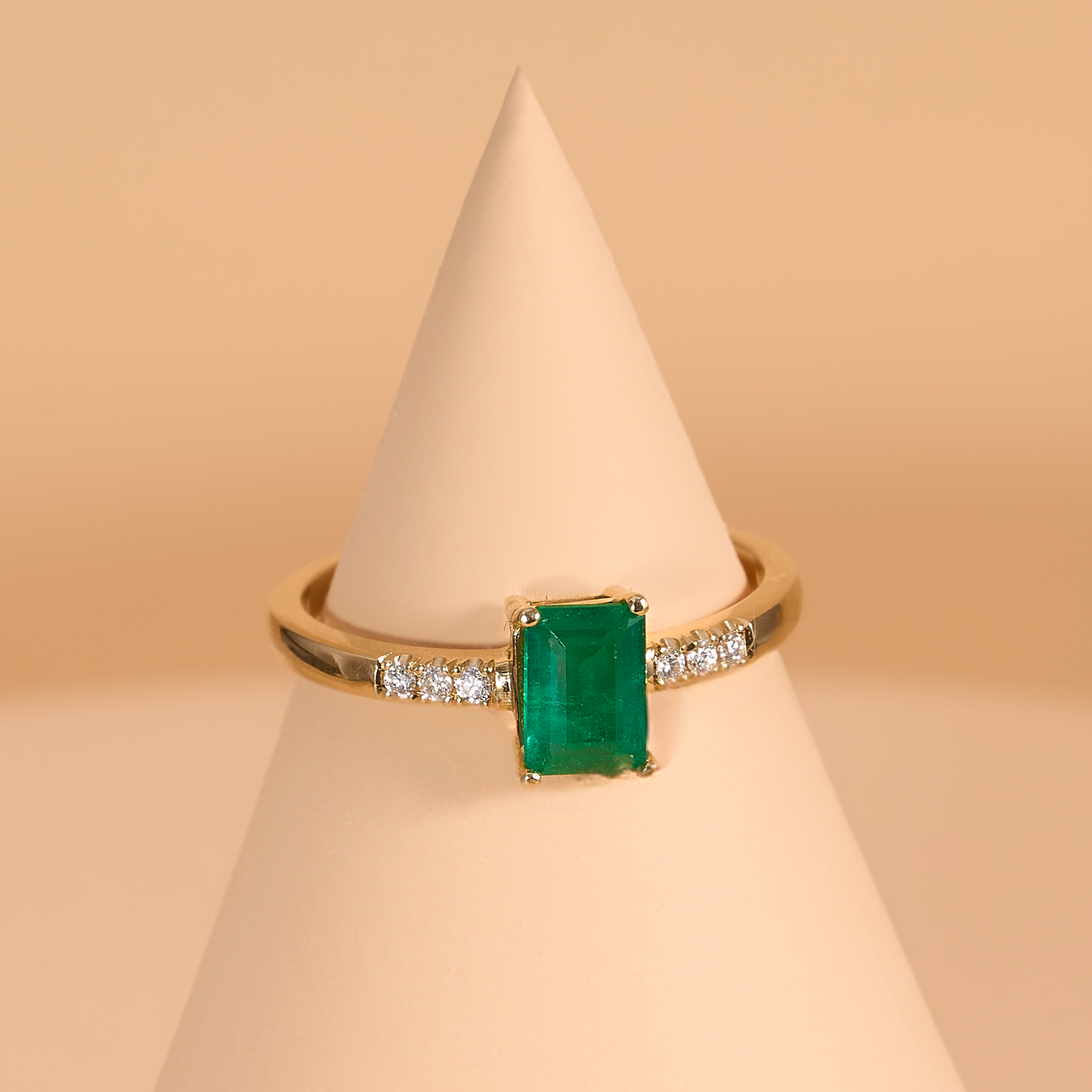 Emerald Cut Ring M